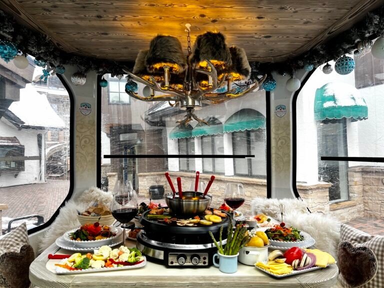 DINNER FOR TWO IN A PRIVATE GONDOLA